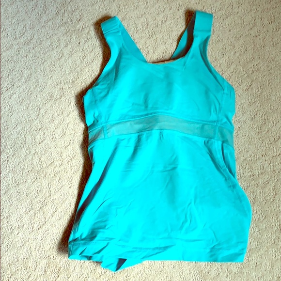 Lulu Lemon top - Picture 1 of 2